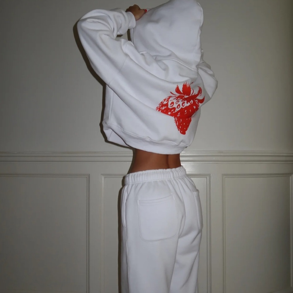 Strawberry Milk Mob - White Sweat Set - Picture 4 of 9